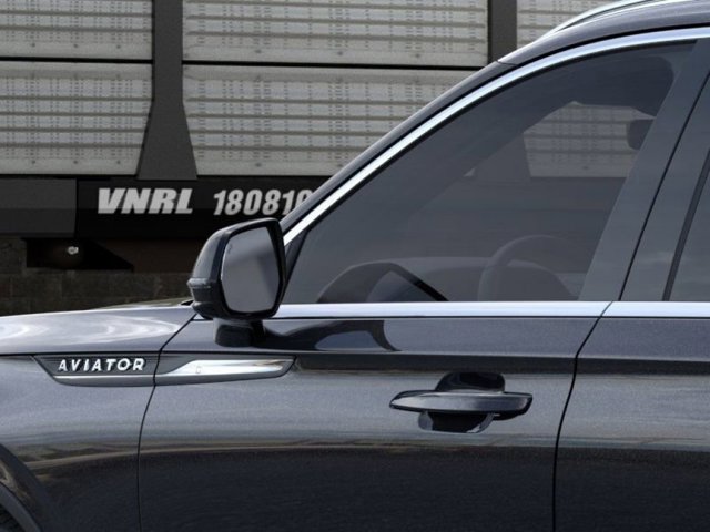 Vehicle image 20 of 22