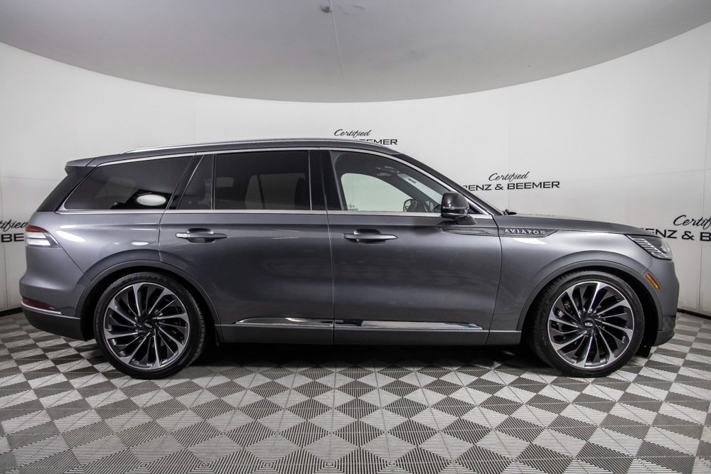 2025 Lincoln Aviator Reserve Image 4 of 46