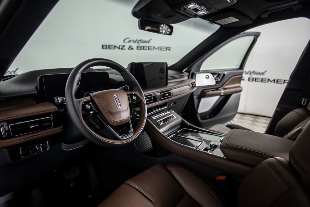 2025 Lincoln Aviator Reserve Image 19 of 46