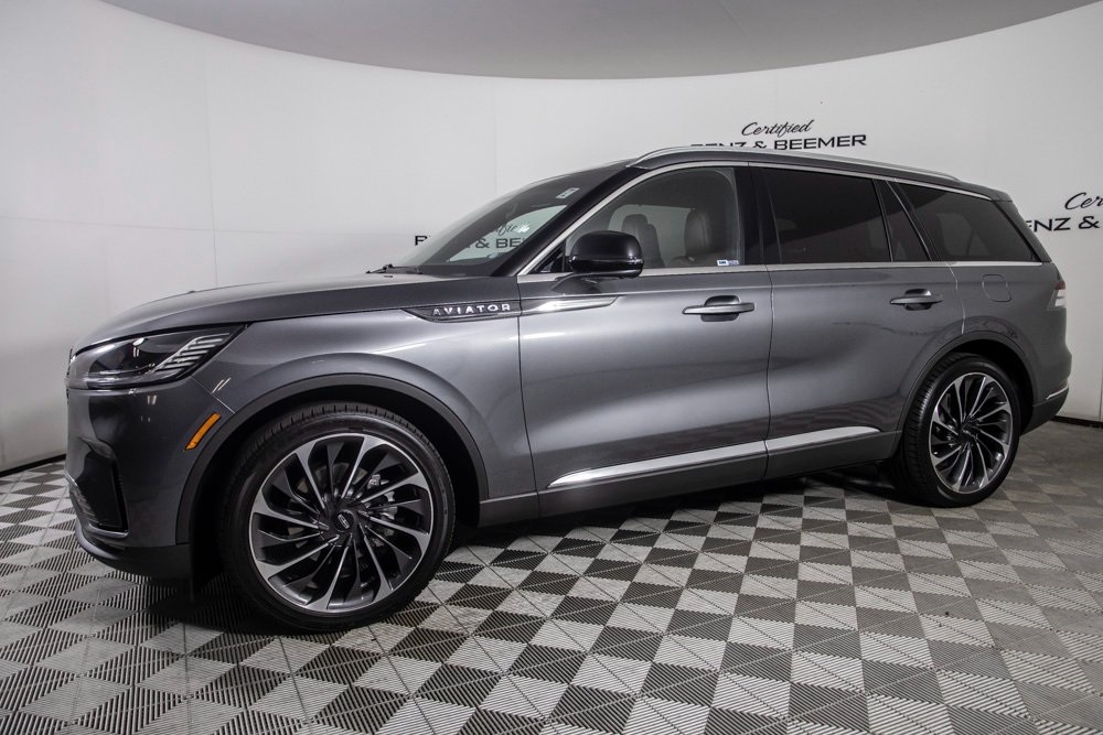 2025 Lincoln Aviator Reserve Image 1 of 46