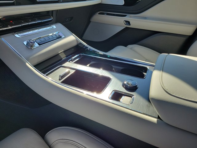 2025 Lincoln Aviator Reserve Image 24 of 29