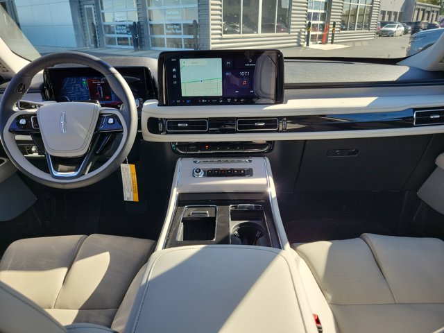 2025 Lincoln Aviator Reserve Image 15 of 29