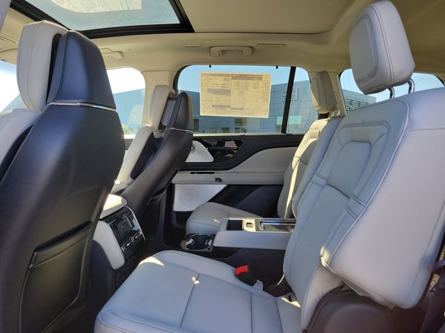 2025 Lincoln Aviator Reserve Image 10 of 29
