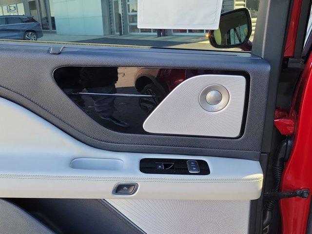 2025 Lincoln Aviator Reserve Image 25 of 29