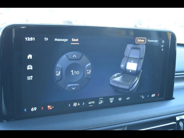 Vehicle image 27 of 41