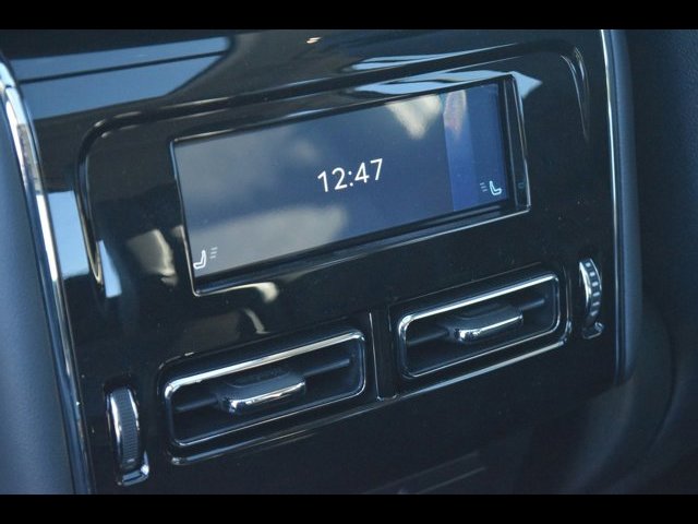 Vehicle image 11 of 41