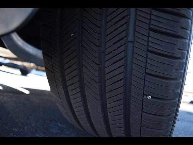 Vehicle image 15 of 41