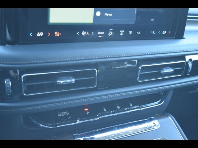 Vehicle image 28 of 41