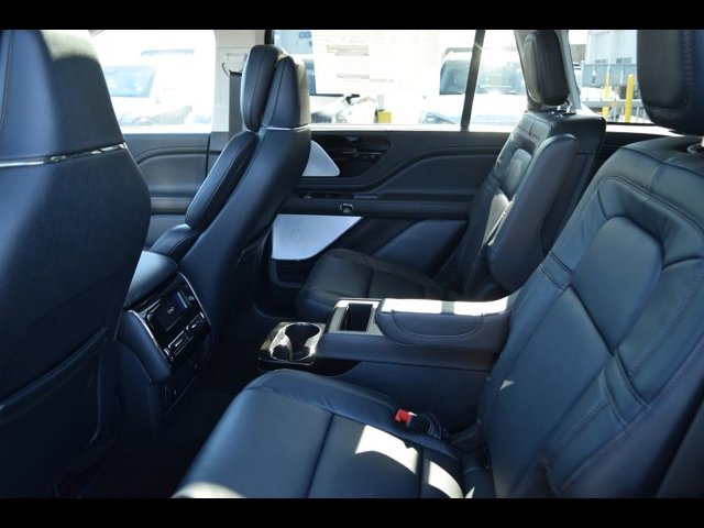 Vehicle image 10 of 41