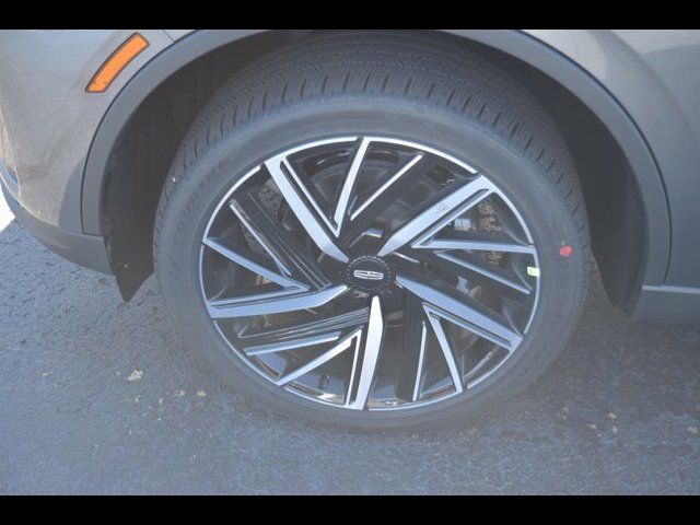 Vehicle image 16 of 41