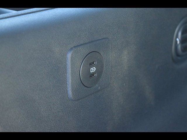 Vehicle image 18 of 41