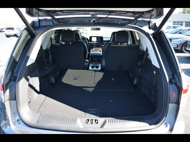 Vehicle image 17 of 41