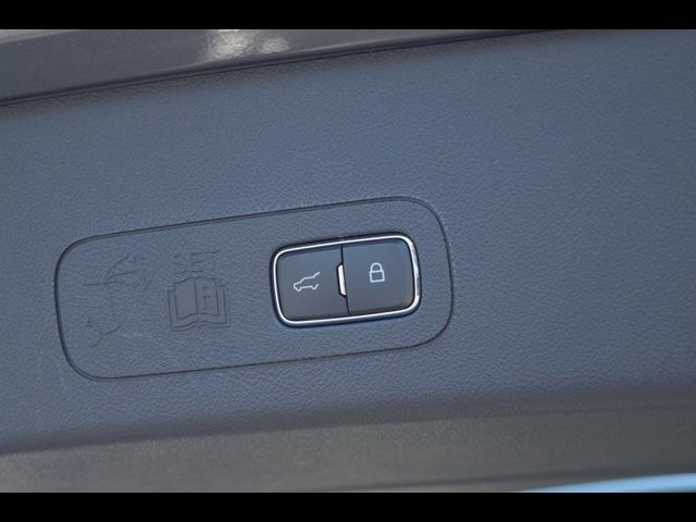 Vehicle image 21 of 41