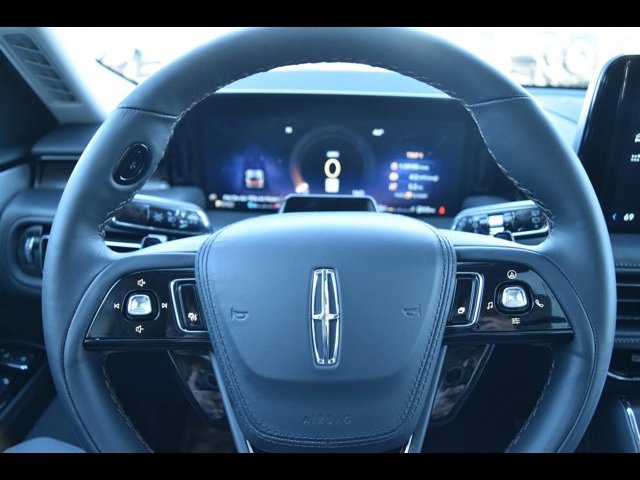 Vehicle image 29 of 41