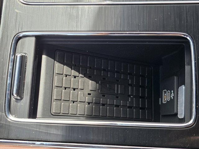 Vehicle image 14 of 30