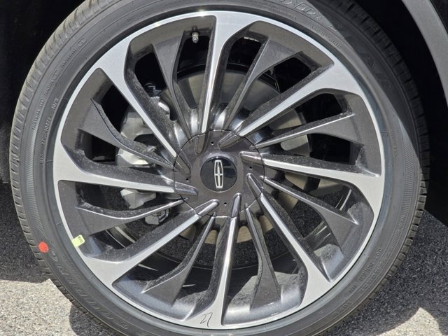Vehicle image 21 of 30