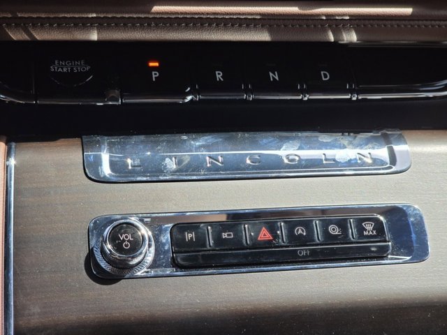 Vehicle image 15 of 30