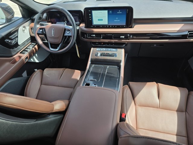 Vehicle image 27 of 30