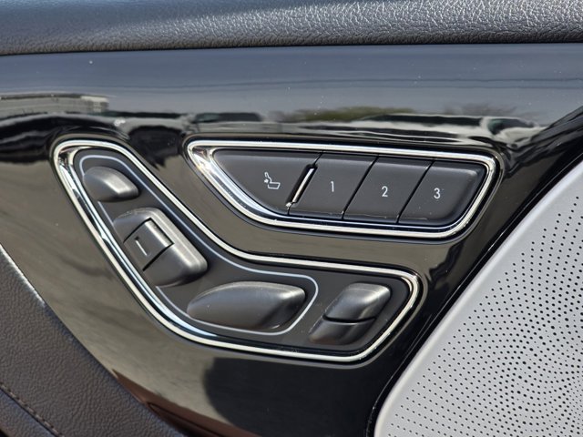 Vehicle image 18 of 30
