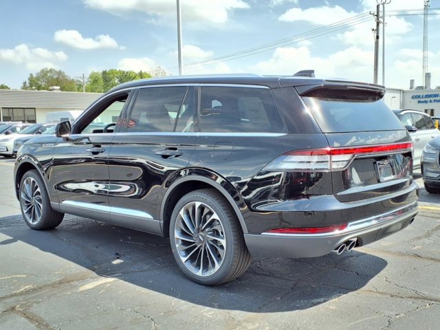 Vehicle image 6 of 28