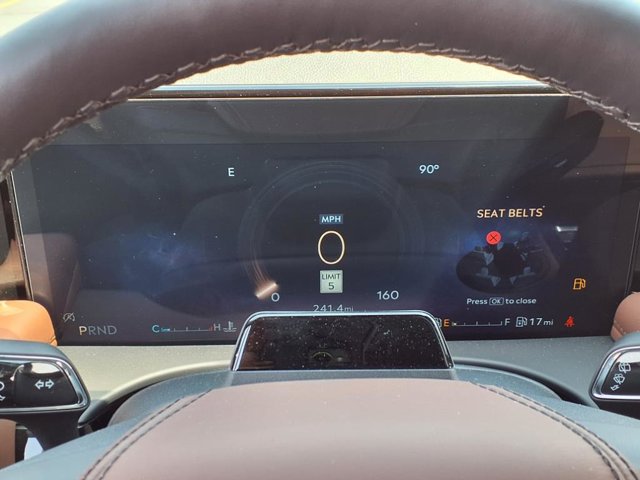 Vehicle image 17 of 28