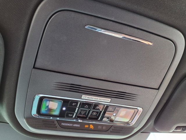Vehicle image 24 of 28