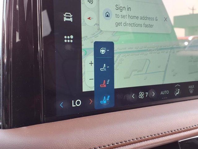 Vehicle image 20 of 28