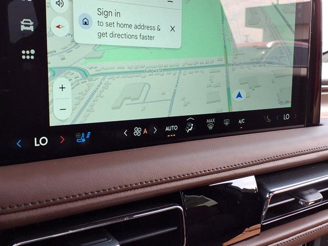 Vehicle image 21 of 28