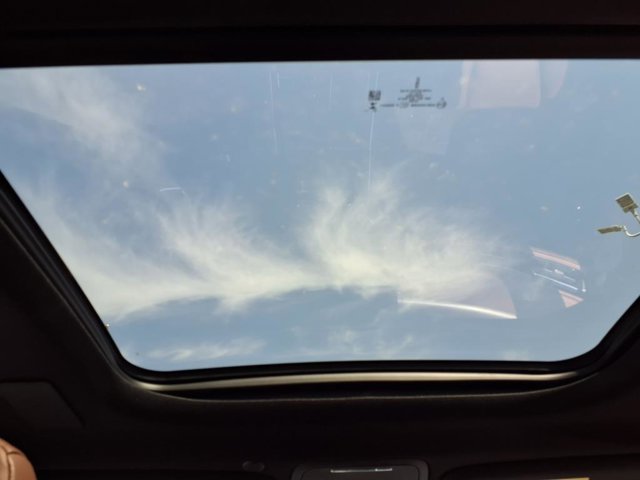 Vehicle image 8 of 28