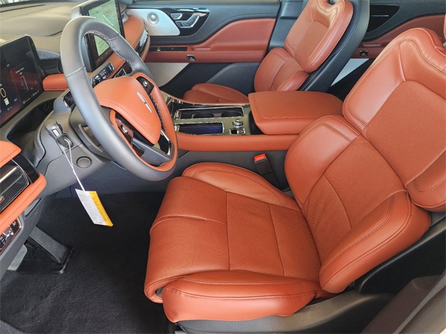 Vehicle image 12 of 31
