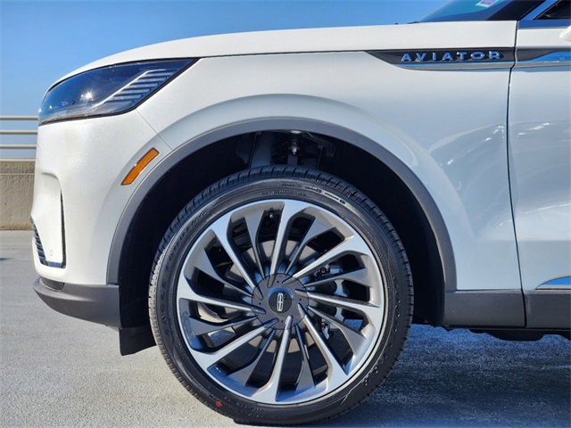 Vehicle image 9 of 31