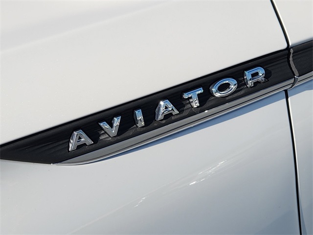 Vehicle image 10 of 31