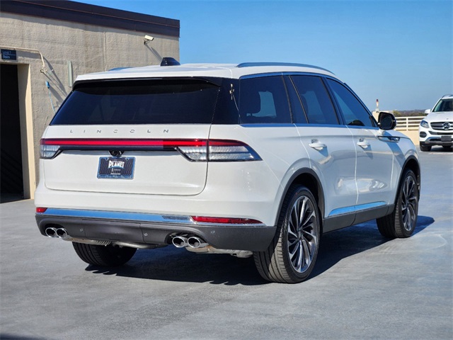 Vehicle image 4 of 31