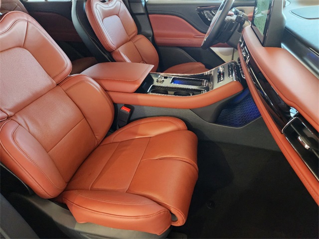 Vehicle image 13 of 31