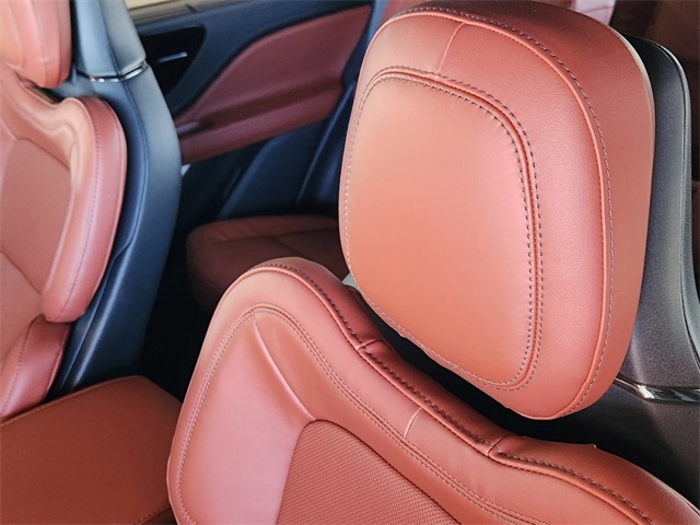 Vehicle image 14 of 31