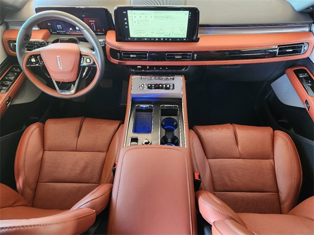 Vehicle image 24 of 31