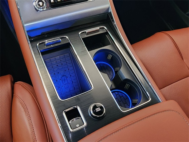 Vehicle image 19 of 31