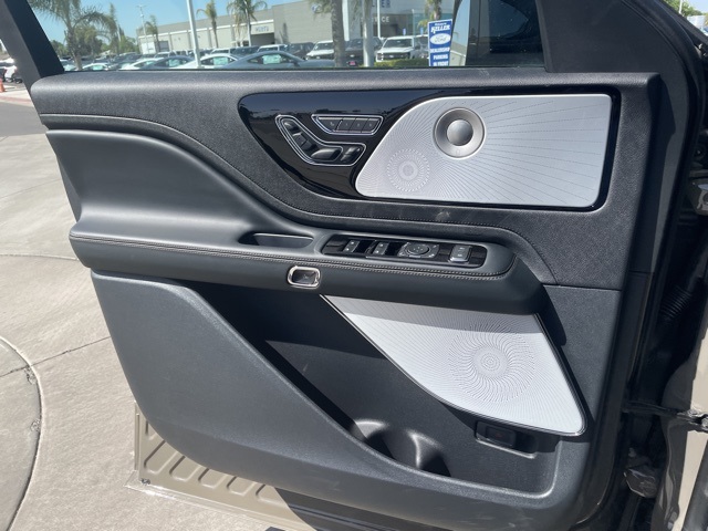 2025 Lincoln Aviator Reserve Image 16 of 30