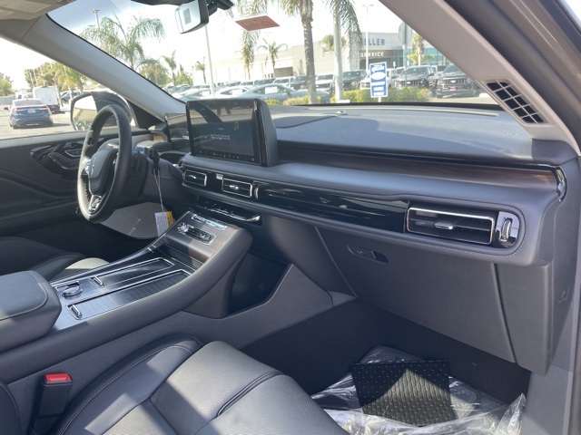 2025 Lincoln Aviator Reserve Image 26 of 30