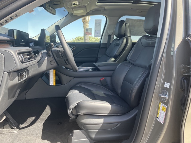 2025 Lincoln Aviator Reserve Image 18 of 30