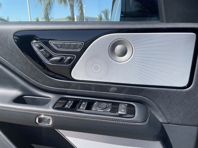 2025 Lincoln Aviator Reserve Image 17 of 30