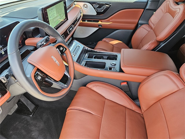 Vehicle image 12 of 32