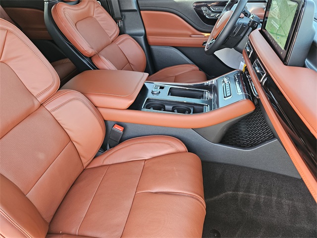 Vehicle image 13 of 32