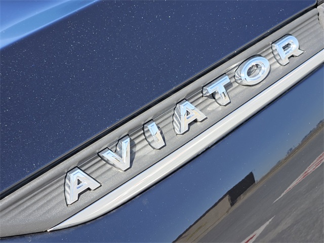 Vehicle image 8 of 32