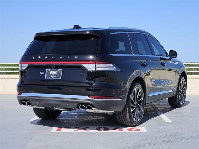 Vehicle image 4 of 32