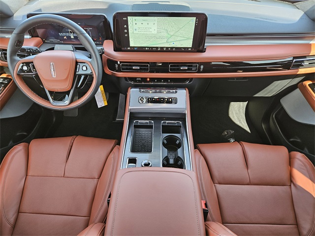 Vehicle image 24 of 32
