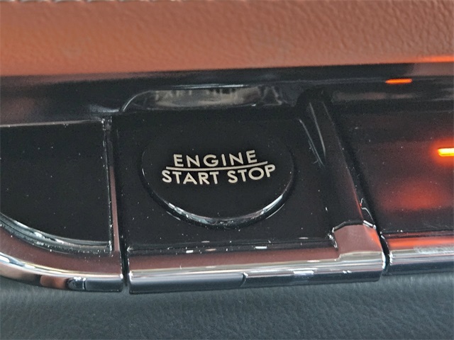 Vehicle image 20 of 32