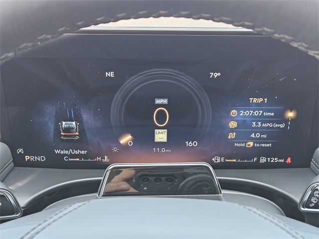 Vehicle image 15 of 32