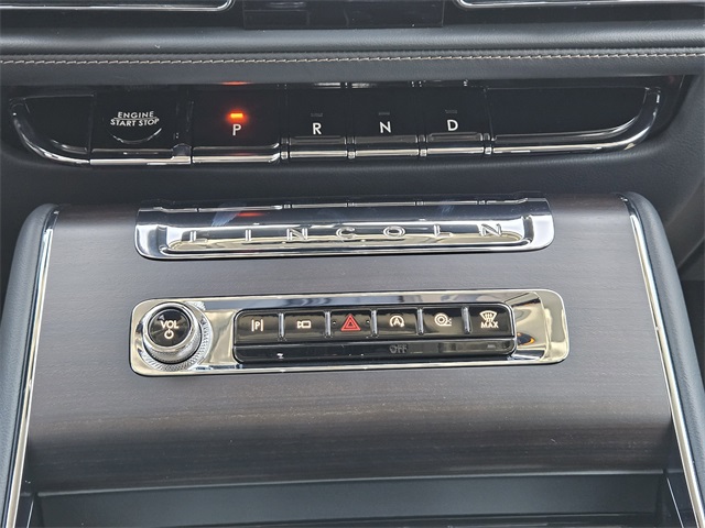 Vehicle image 18 of 32