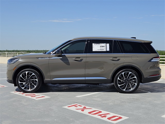 Vehicle image 7 of 32